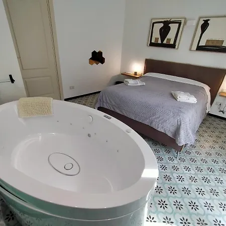 Tatil Evi Sonnino Suite, Jacuzzi Privata Vicino Al Mare Bari