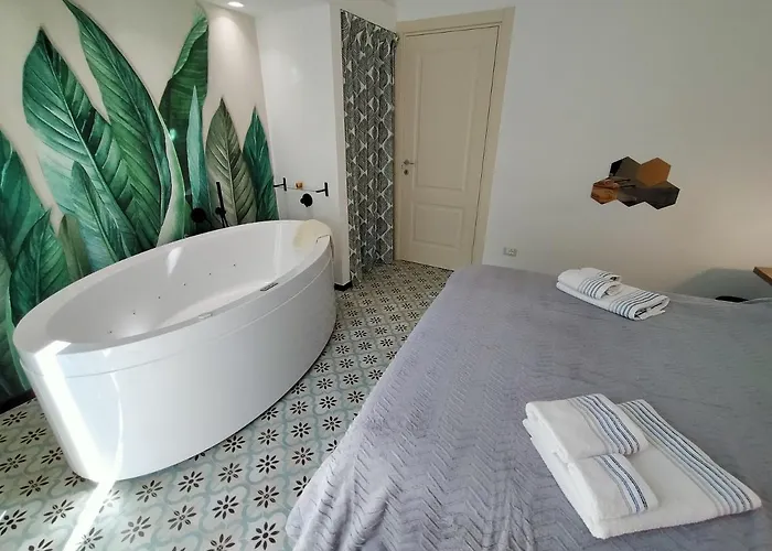 Sonnino Suite, Jacuzzi Privata Vicino Al Mare Tatil Evi